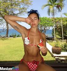 Dua Lipa Sexy Bikini - Free Nude Videos