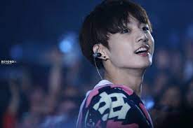 Penyebannya, single ketiga dari album kedua harry styles yakni fine line (2019) ini dinyanyikan kembali oleh jungkok. 7 Lagu Cover Jungkook Bts Ini Dijamin Bakal Bikin Hatimu Luluh