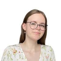 Elisa Bauer's Instagram, Twitter & Facebook