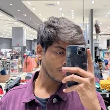 Eliza Roy (@ElizaRo19)