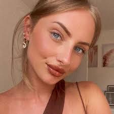 Phillip Pooley's Instagram, Twitter & Facebook