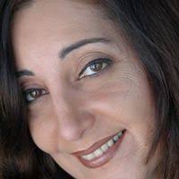 Aida Danyali's Instagram, Twitter & Facebook