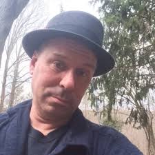 Christopher Arnott's Instagram, Twitter & Facebook