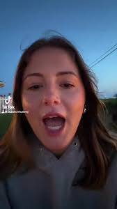 Ali Shannon's Instagram, Twitter & Facebook