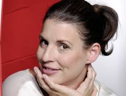 Der starspieler der eishockeymannschaft blizzards. Andrea Jung Entertainment Elena Uhlig