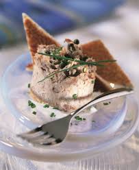Une rillette de poisson forte en goût pour un vrai apéro canaille. Recette Rillettes De Maquereau Fume Au Poivre Vert Marie Claire