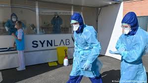 Última hora de hoy de fotos y vídeos de la republica francesa. Coronavirus Hoy Francia Adelanta La Vacunacion De Todos Los Adultos Coronavirus Dw 20 05 2021
