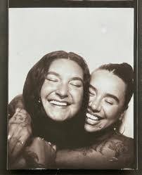 Taylor Sumner's Instagram, Twitter & Facebook