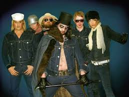Hank von hell, also known as hank von helvete, joined turbonegro in 1993 as their third lead singer, replacing harald fossberg and helping to . Zkkhhrugdf8iam