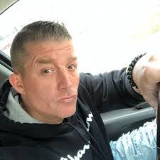 Adam Persails's Instagram, Twitter & Facebook