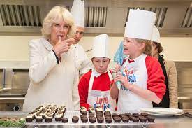 Windsor castle is exactly what you expect a castle to look like with a round tower, a moat (well dry moat), and castle walls up on a hill. Royal Walkout The Queen S Kitchen Staff Quit Amid Turmoil At Buckingham Palace Royal News Express Co Uk