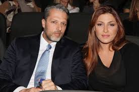 Είναι έγκυος ή όχι η τραγουδίστρια στο πρώτο της παιδί Elena Paparizoy Einai Mazi H Oxi Me Ton Andrea Kapsalh Ti Dhlwnei H Idia Video Eirinika Gr