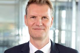 Shipping fights for billions of dollars from yet another fund