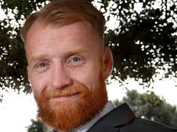 Cage fighter turned controversial councillor Paddy Holohan to run for the  Dáil