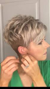 Struggling with styling your short hair? 🤔