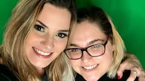 Janet Crouch's Instagram, Twitter & Facebook