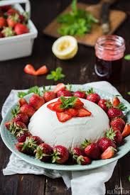 Joghurtbombe Mit Erdbeeren Und Erdbeersirup Kleines Kulinarium Rezept Erdbeersirup Joghurtbombe Sommer Dessert