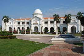 The ipoh railway station is a major train station that operates mostly as a stop for ets trains from other states within peninsular malaysia. Ipoh Railway Station Wikipedia