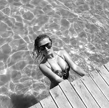 Tuğba özay'dan şoke eden açıklamalar. Magazinking Tv Tugba Ozay Instagram Da Gelen Mesajlari Facebook