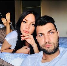 Davide e jessica infatti hanno trascorso del tempo a scambiarsi effusioni a letto e, anche se non è ancora ben chiaro cosa possa essere successo tra i due sotto le lenzuola, di certo questa svolta del loro rapporto non ha fatto piacere ad alessandro. Temptation Island Jessica E Andrea Non Sono Tornati Insieme Lei Frequenta Alessandro Il Mattino It