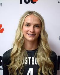 Alyssa Stanton's Instagram, Twitter & Facebook