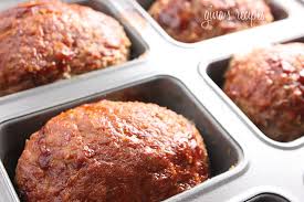 Meatloaf with oatmeal is an easy two pound ground beef meatloaf recipe using quick oats and lipton onion soup mix. Petite Turkey Meatloaves Skinnytaste