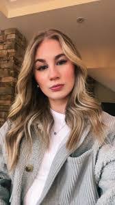 Leah Porter's Instagram, Twitter & Facebook