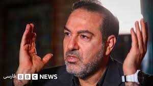 جنجال میکروفن باز در نشست معاون وزیر بهداشت با خبرنگاران: «یک الف بچه نشسته اینجا حرف مفت می‌زند»