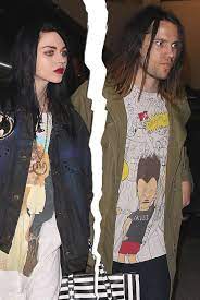 Artist and model who is best known as the child of kurt cobain and courtney love. Frances Bean Cobain Steckbrief News Bilder Gala De