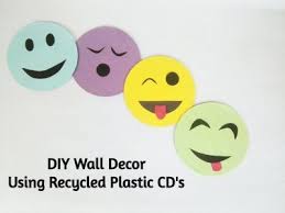 Shop wall décor and wall art at kohl's. Diy Wall Decor Using Recycled Plastic Cd S 7 Steps Instructables