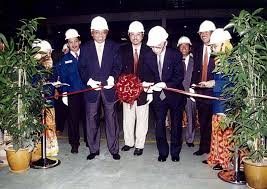 Which is the vendor to perusahaan otomobil kedua sendirian. Sapura Industrial Berhad