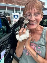 Terrie Williamson's Instagram, Twitter & Facebook