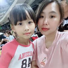 孩子目前1歲5個月水壺是大眼蛙服役中最近有在想要幫他換水壺主要目標是想接替一般吸管也能使用自如