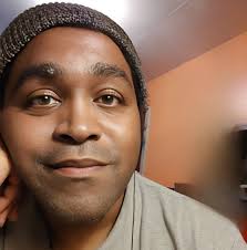 Sausage stuffed crust pizza #satisfying #recipe #lifehack