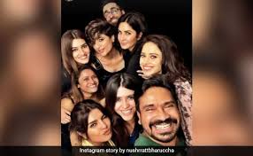 The katrinakaif community on reddit. Priyanka Chopra To Katrina Kaif Count The Stars In This Throwback Pic Khabaradda Get The Latest News For All Categories