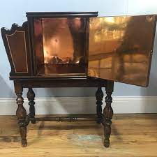 Vintage british made thermoplastic or bakelite red jar. Sold Vintage Copper Lined Humidor Smoking Table Brickhouse Antiques And Unique Gifts