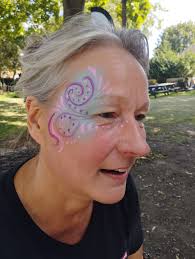 Loving it up at The Wheatsheaf Inn, loving everyones requests and the music  🎶 is bouncing. Mc Linden D beautiful to see you as always and have a great  time at camping