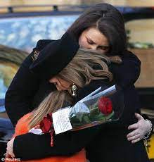 Carla rafferty photos | records may include photos, original documents, family history, relatives, specific dates create a free family tree for yourself or for carla rafferty and we'll search for valuable new information for you. Gerry Rafferty Funeral Ex Wife Carla Carries 20 Year Old Love Note Daily Mail Online