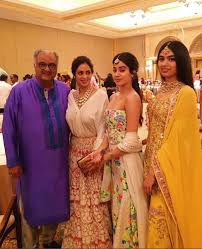 Maybe you would like to learn more about one of these? Watch Anil Kapoor Dance With Sonam And Arjun On My Name Is Lakhan At Family Wedding