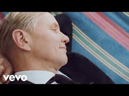 Surely a 1920s dress will be in order to go. Max Raabe Uber Sein Neues Album Mit Den Rosenstolz Machern