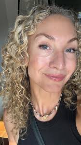 Who wants glowing radiant skin this summer? 🙋🏼‍♀️, Come with me to  @skin.logic.ottawa to try out their Glass Facial! , Thanks  @aesthetics_amanda for being the best, I’m loving dewy skin., Friends ...