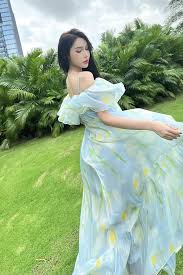 Váy maxi hoa xanh tone pastel