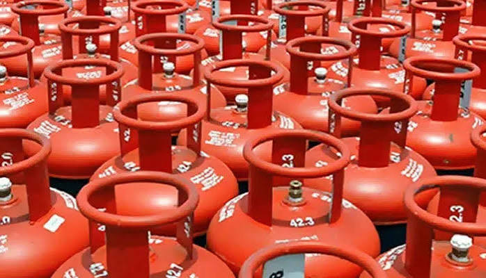 ایل پی جی کی قیمت میں بڑا اضافہ، گھریلو سلنڈر 3 ہزار روپے سے تجاوز کرگیا