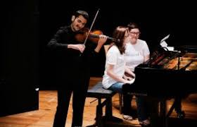 Con il loro ticchettio sono diventati emblema della femminilità. Ospedali In Musica Oggi Il Violino Di Ferdinando Trematore Livornopress Notizie Livorno
