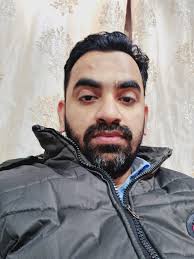 My name is Caesar I am 43 years old. I am Turkish and I live in Manila for  my business meetings I stay at Marioth Hotel I am separated I have no