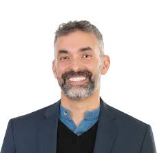 Derek Pinto's Instagram, Twitter & Facebook