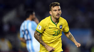 Lucas lima of palmeiras and willian maranhao of vasco da gama fight for the ball during the match for the brasileirao series a 2018 at sao januario. Santos Lucas Lima Weighs Offer In Chinese League