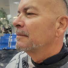 Mens scissor cuts and straight shaves in the area?