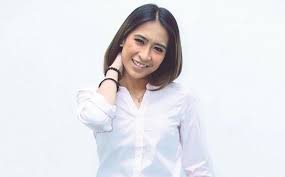 Karena tema sukajepang kali ini seputar wanita jepang yeaay. Biodata Dan Latar Belakang Penyanyi Ara Johari Iluminasi