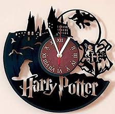 Amazon Com Harry Potter Hogwarts Vinyl Record Wall Clock Get Unique Kids Room Or Bedroom Wal Harry Potter Decor Harry Potter Bedroom Harry Potter Room Decor